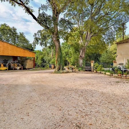 Lovely Home In Arles With Kitchen 外观 照片